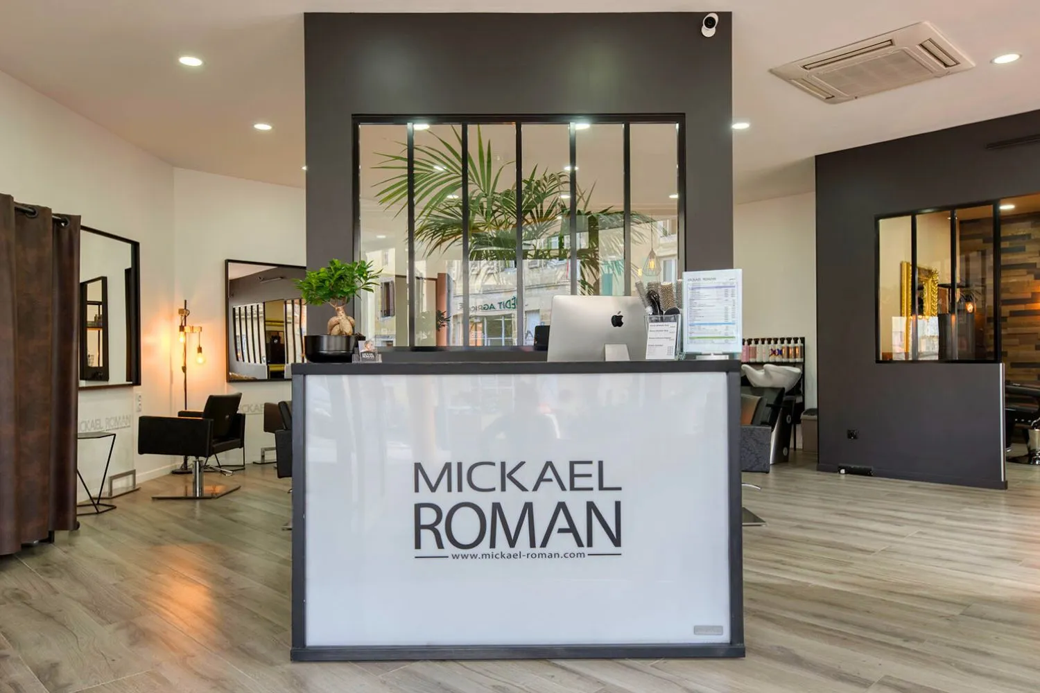Salon Mickael Roman, espace coiffure femme